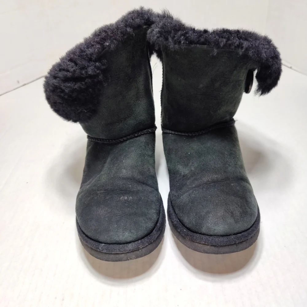 UGG Womens Bailey Button Fur Lined Sheepskin Winter Black Suede Ankle Boots Sz 8